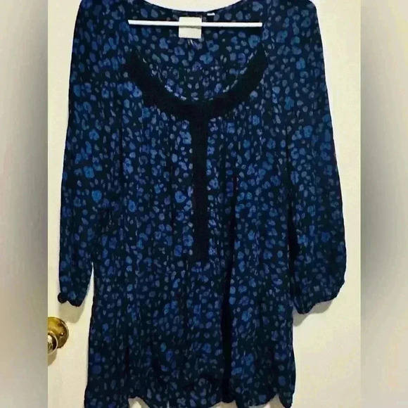 HD in Paris | Anthropologie navy and cobalt blue leopard print Ressica blouse - Picture 2 of 6